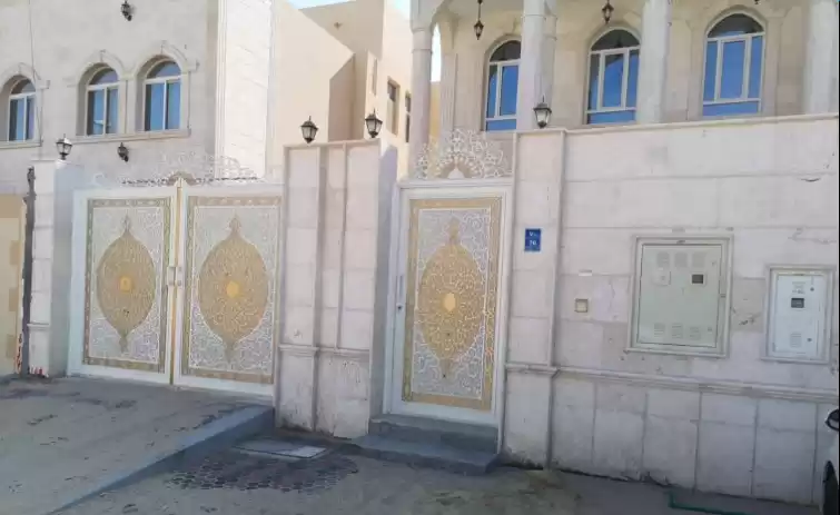 Residential Ready Property 7+ Bedrooms U/F Standalone Villa  for sale in Al Sadd , Doha #7168 - 1  image 